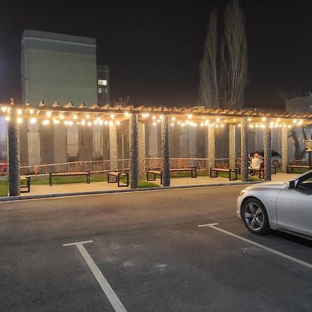 Prestigious Apartment In 비슈케크 외부 사진