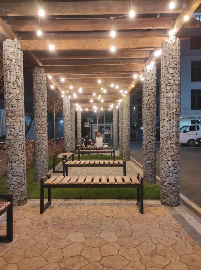 Prestigious Apartment In 비슈케크 외부 사진