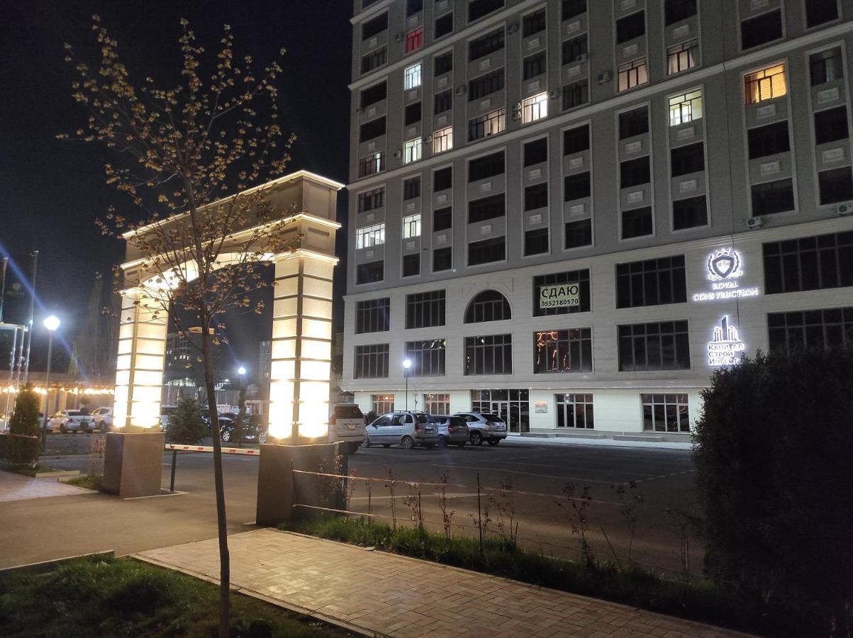 Prestigious Apartment In 비슈케크 외부 사진